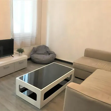 Grand 4 Couchages Pres De Tout Apartamento